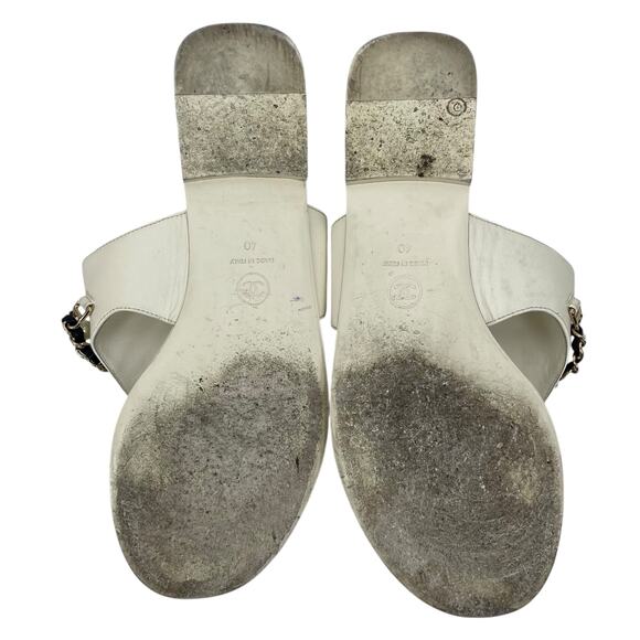 Chanel Pearl & Chain CC Logo Embellished Thong Sandal White Size 40 - Picture 10 of 14